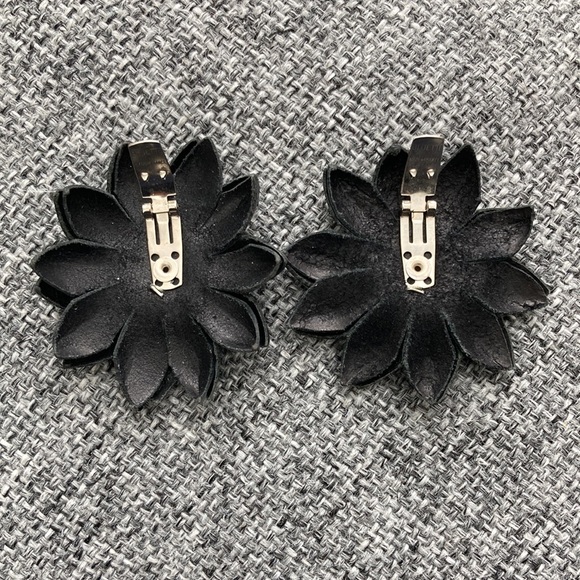 5/$100 🎀 Shoe bows - Picture 4 of 4